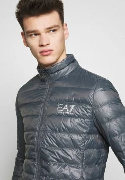 EA7 Emporio Armani JACKET Doudoune Iron Gate Homme -EA7 Emporio Armani Soldes Magasin 014a0d70dd9447408239b75c5f9ff5b8