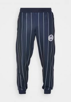 EA7 Emporio Armani TENNIS CLUB PANTS Pantalon De Survêtement Riga Homme 8 EA7 Emporio Armani TENNIS CLUB PANTS Pantalon De Survêtement Riga Homme -EA7 Emporio Armani Soldes Magasin 0787ac2ac0de46f28d97fb10bb379916