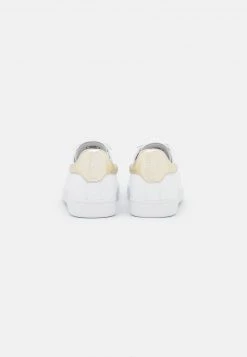 EA7 Emporio Armani UNISEX Baskets Basses White/gold 8 EA7 Emporio Armani UNISEX Baskets Basses White/gold -EA7 Emporio Armani Soldes Magasin 0edcfa2400144a57b632aa9b0f1ebbef