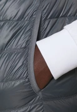 EA7 Emporio Armani Veste Sans Manches Dark Grey Homme 11 EA7 Emporio Armani Veste Sans Manches Dark Grey Homme -EA7 Emporio Armani Soldes Magasin 1d35450c7aee416d9c27f2aef9e7fc2c