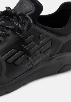EA7 Emporio Armani UNISEX Baskets Basses Triple Black -EA7 Emporio Armani Soldes Magasin 1e17caf7977b40f7a4bf7a46af09c55c