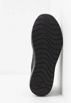 EA7 Emporio Armani Baskets Basses Triple Black Unisex -EA7 Emporio Armani Soldes Magasin 1fa5dcf98f2046afa8a1320de4238067