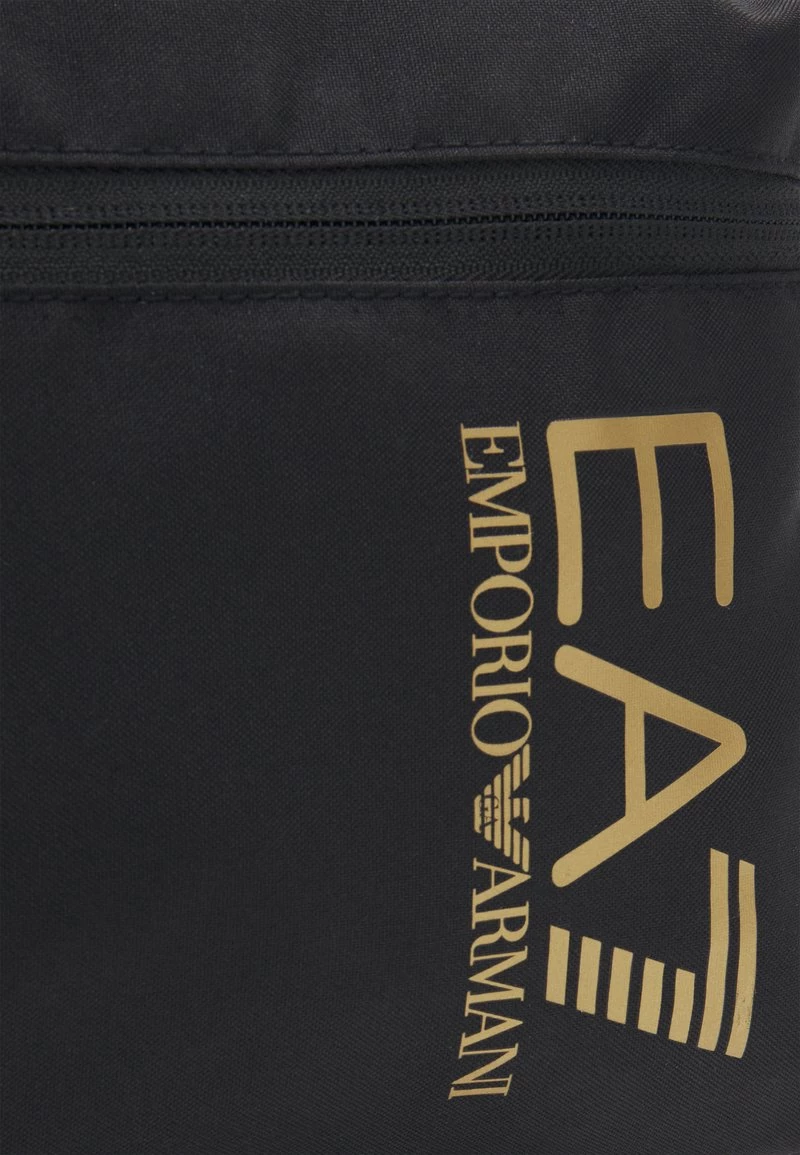 EA7 Emporio Armani UNISEX Sac à Dos Black/gold 5 EA7 Emporio Armani UNISEX Sac à Dos Black/gold – Image 5