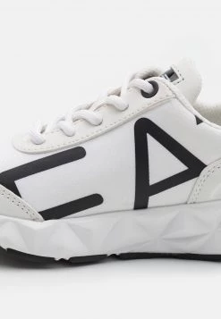 EA7 Emporio Armani Baskets Basses White Enfant 11 EA7 Emporio Armani Baskets Basses White Enfant -EA7 Emporio Armani Soldes Magasin 2ba6db151586491ba7e6e0256cc87d45