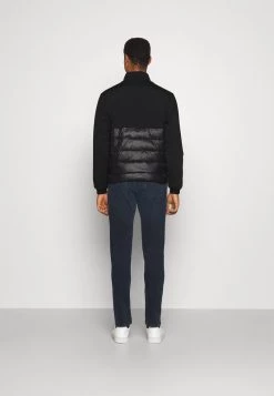 EA7 Emporio Armani Homme Veste Mi Saison Black/gold Coloured -EA7 Emporio Armani Soldes Magasin 31fe3a45df0d4525a1641f70dc3af8f2