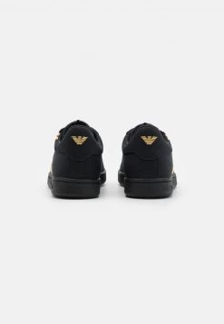 EA7 Emporio Armani UNISEX Baskets Basses Triple Black/gold -EA7 Emporio Armani Soldes Magasin 3d64e838163d49bcb86d0fe37d413569