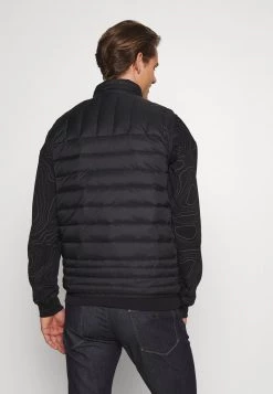 EA7 Emporio Armani Homme Veste Sans Manches Black 8 EA7 Emporio Armani Homme Veste Sans Manches Black -EA7 Emporio Armani Soldes Magasin 3dbd53b111864f81a01f3102f39c264f