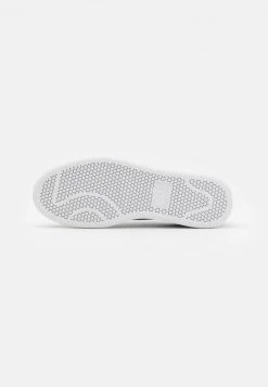 EA7 Emporio Armani UNISEX Baskets Basses Silver Coloured -EA7 Emporio Armani Soldes Magasin 479e1427677d464db94f599efcf93392