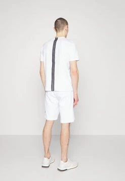 EA7 Emporio Armani Homme BERMUDA Short White -EA7 Emporio Armani Soldes Magasin 48a160169a494b5d93bf98df43079789