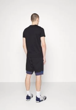 EA7 Emporio Armani Short Black Homme -EA7 Emporio Armani Soldes Magasin 48b00ad28c2146e4ab72900bc9251ba6