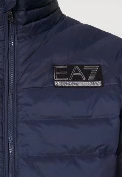 EA7 Emporio Armani Homme Veste D'hiver Dark Blue/silver Coloured 9 EA7 Emporio Armani Homme Veste D'hiver Dark Blue/silver Coloured -EA7 Emporio Armani Soldes Magasin 4de32e5d072c4bf5a09a537fa2f8ac34
