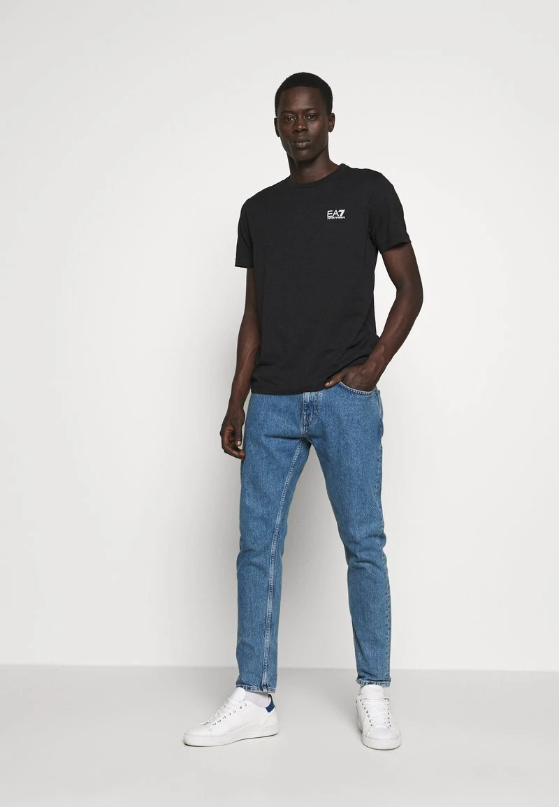 EA7 Emporio Armani T Shirt Basique Black Homme 2 EA7 Emporio Armani T Shirt Basique Black Homme – Image 2