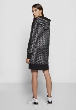 EA7 Emporio Armani Femme HOODIE DRESS ALLOVER LOGO Robe De Jour Fancy Black/white -EA7 Emporio Armani Soldes Magasin 53ef94ec83da478db2f59757a3f480ff