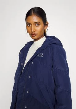 EA7 Emporio Armani Femme Veste D'hiver Blue Navy -EA7 Emporio Armani Soldes Magasin 5481a9c36f7940edbee3088e03316306
