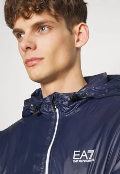 EA7 Emporio Armani Homme JACKET Veste Mi Saison Dark Blue 9 EA7 Emporio Armani Homme JACKET Veste Mi Saison Dark Blue -EA7 Emporio Armani Soldes Magasin 591573559e984fd9b358d77ef6f9e7ef