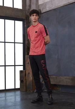 EA7 Emporio Armani TEE ALLOVER LOGO T Shirt Imprimé Red/white Homme