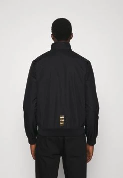 EA7 Emporio Armani Homme Veste Légère Black/gold Coloured -EA7 Emporio Armani Soldes Magasin 5e25490ebbbc4c27ad9e7223971eb86d