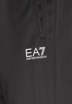 EA7 Emporio Armani TRACKSUIT Survêtement White/black Homme -EA7 Emporio Armani Soldes Magasin 5e7458f3076a4342a5748000854a90b4