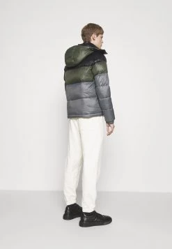 EA7 Emporio Armani Homme Veste D'hiver Dark Grey/black 8 EA7 Emporio Armani Homme Veste D'hiver Dark Grey/black -EA7 Emporio Armani Soldes Magasin 605d66a4e24f4770a44f3d3bb58e0c50