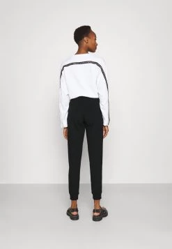 EA7 Emporio Armani Femme Pantalon De Survêtement Black/white 7 EA7 Emporio Armani Femme Pantalon De Survêtement Black/white -EA7 Emporio Armani Soldes Magasin 62247a0c56364c2a8bec3b048a0d57e6