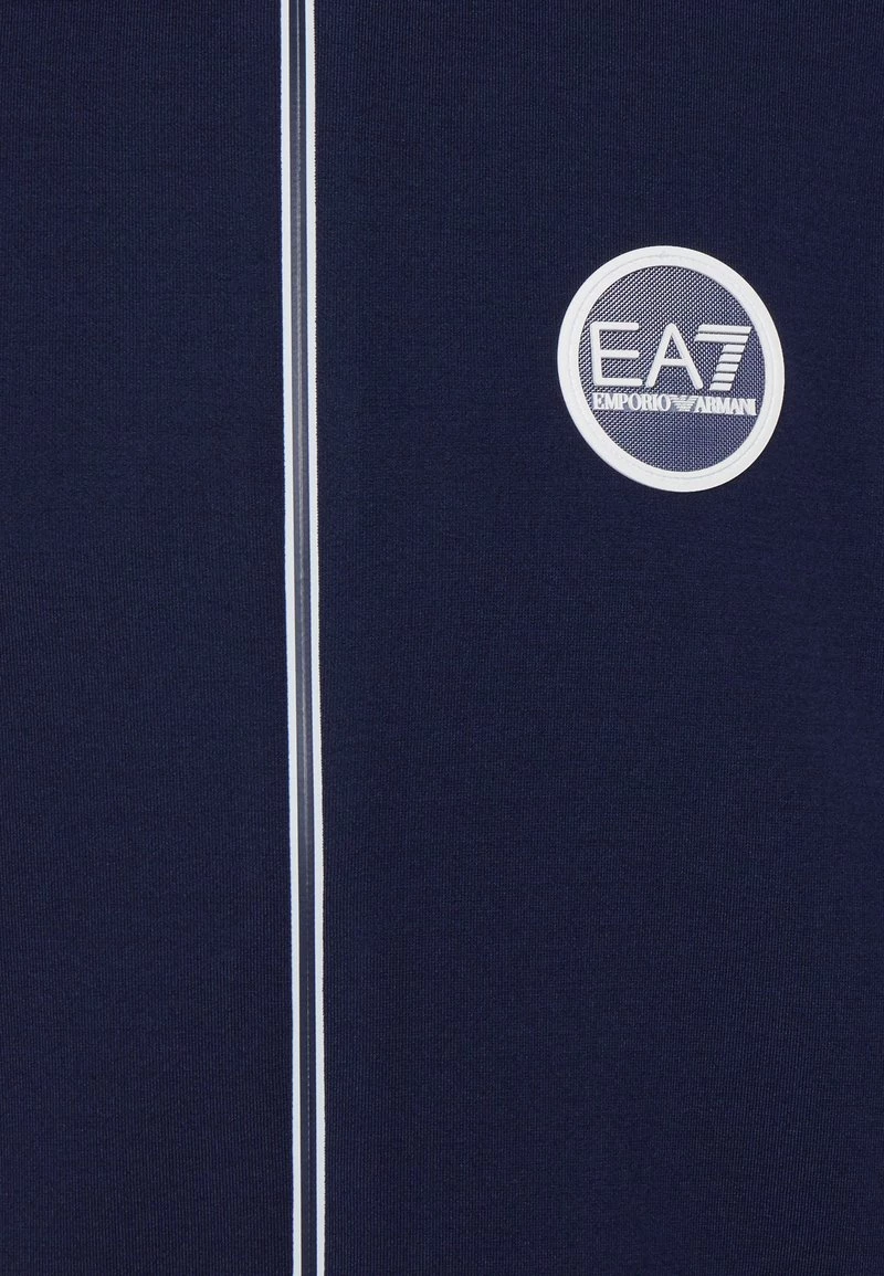 EA7 Emporio Armani Homme TENNIS CLUB Veste De Survêtement Blue Navy 3 EA7 Emporio Armani Homme TENNIS CLUB Veste De Survêtement Blue Navy – Image 3