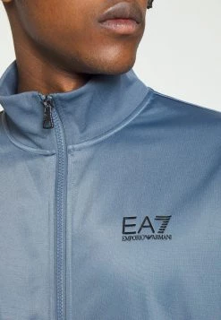 EA7 Emporio Armani TRACKSUIT Survêtement Dark Blue Homme -EA7 Emporio Armani Soldes Magasin 71bf44b0869c49fcb1307e55283e6583