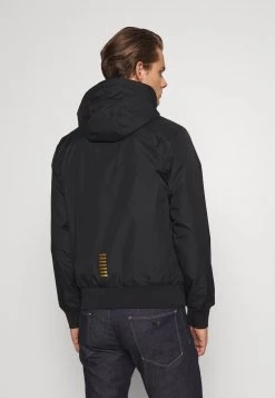 EA7 Emporio Armani Homme Veste Légère Black 8 EA7 Emporio Armani Homme Veste Légère Black -EA7 Emporio Armani Soldes Magasin 739b57783d0043709f6f93bc824341b4
