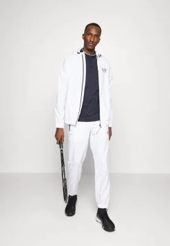 EA7 Emporio Armani Soldes Magasin -EA7 Emporio Armani Soldes Magasin 7f5ac66ba8e5421bbf7f2d3374018459