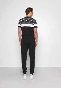 EA7 Emporio Armani Homme Pantalon De Survêtement Black 7 EA7 Emporio Armani Homme Pantalon De Survêtement Black -EA7 Emporio Armani Soldes Magasin 80dc209efaf34e79b1e85412ca81d671