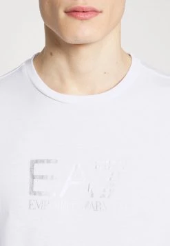 EA7 Emporio Armani Homme T Shirt Imprimé White 11 EA7 Emporio Armani Homme T Shirt Imprimé White -EA7 Emporio Armani Soldes Magasin 87d95b442331434fa2025cf32d6a72b6