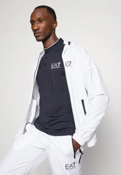 EA7 Emporio Armani Homme TENNIS PRO SERAFINO T Shirt Imprimé Blu Navy 11 EA7 Emporio Armani Homme TENNIS PRO SERAFINO T Shirt Imprimé Blu Navy -EA7 Emporio Armani Soldes Magasin 88d1cfa3493c4d959271167bd9b2f03c