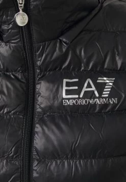 EA7 Emporio Armani Femme Veste D'hiver Black 7 EA7 Emporio Armani Femme Veste D'hiver Black -EA7 Emporio Armani Soldes Magasin 88e8f97b61e14677b9e68503486a9c64