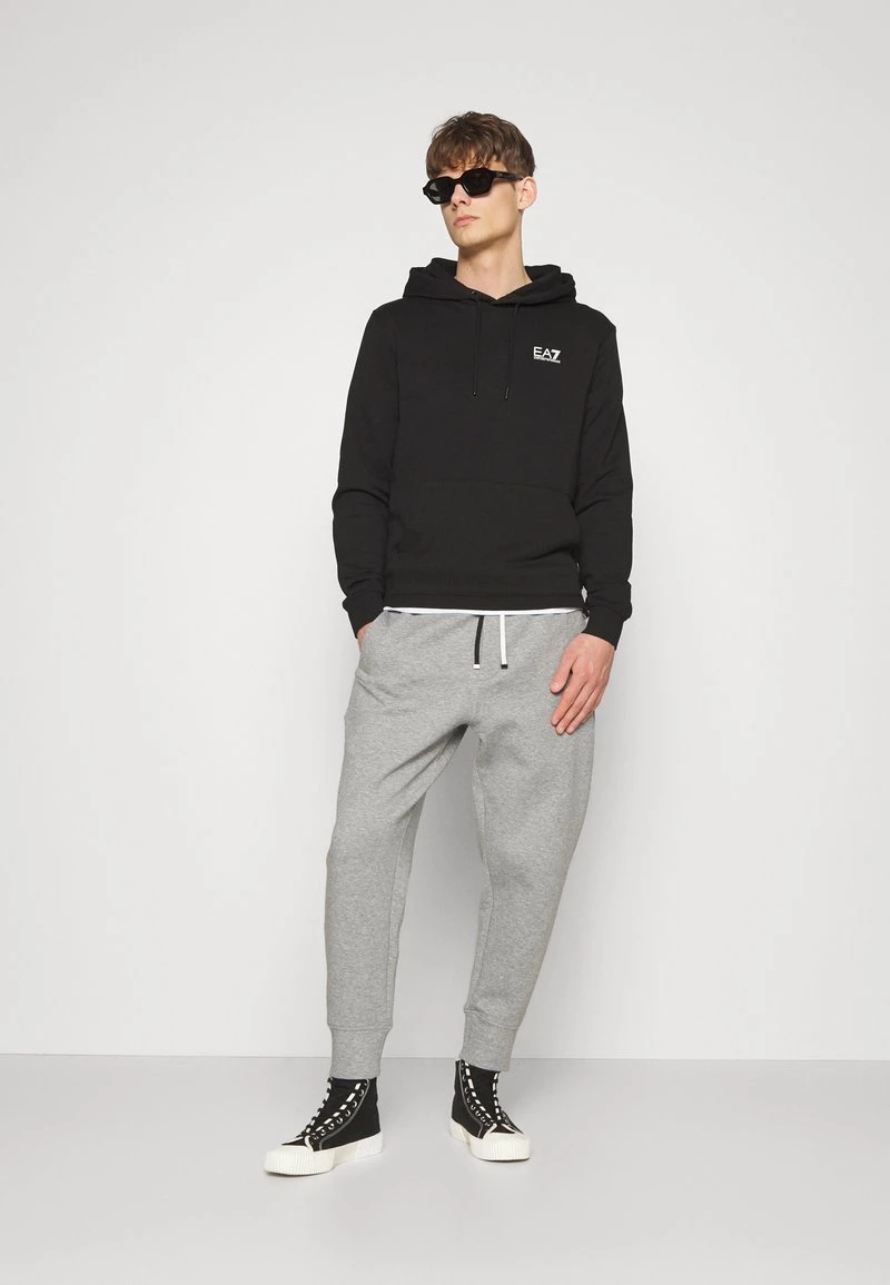 EA7 Emporio Armani Homme Sweat à Capuche Black 2 EA7 Emporio Armani Homme Sweat à Capuche Black – Image 2