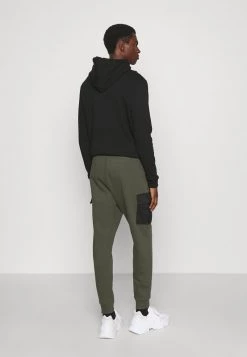 EA7 Emporio Armani Pantalon De Survêtement Olive/white Homme 8 EA7 Emporio Armani Pantalon De Survêtement Olive/white Homme -EA7 Emporio Armani Soldes Magasin 90240867d8fb496f99bced3c289e0369
