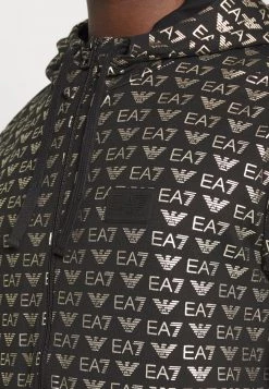 EA7 Emporio Armani Homme HOODIE ALLOVER LOGO Sweat à Capuche Zippé Black/gold -EA7 Emporio Armani Soldes Magasin 9132580b75374321b23cd1e63d7c4f83