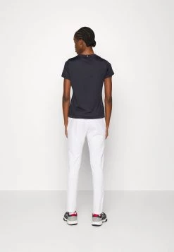EA7 Emporio Armani Femme TENNIS CLUB PANTS Pantalon Classique Bianco 8 EA7 Emporio Armani Femme TENNIS CLUB PANTS Pantalon Classique Bianco -EA7 Emporio Armani Soldes Magasin 937ce8bfec1a49c1be23f39f213f3fa0
