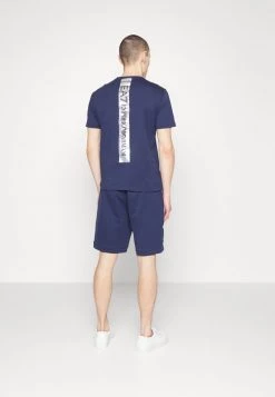 EA7 Emporio Armani BERMUDA Short Dark Blue Homme -EA7 Emporio Armani Soldes Magasin 9730848b35d54813aeb6e28f90e7905a