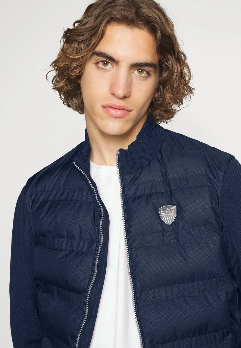 EA7 Emporio Armani Homme JACKET Veste Mi Saison Dark Blue 5 EA7 Emporio Armani Homme JACKET Veste Mi Saison Dark Blue – Image 5