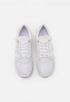 EA7 Emporio Armani UNISEX Baskets Basses White/silver -EA7 Emporio Armani Soldes Magasin a7427973c2884d35b3c478bc194d0ff2