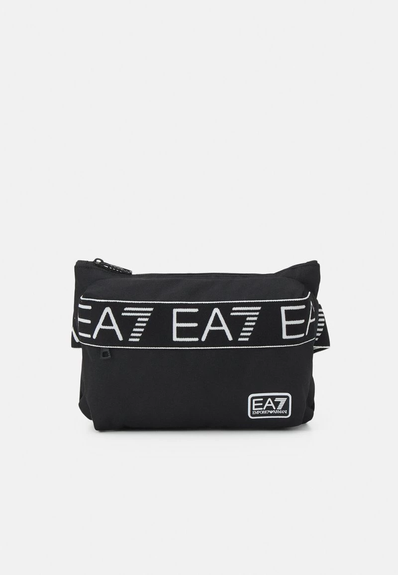 EA7 Emporio Armani TRAIN LOGO SERIES M CLUTCH UNISEX Sac Banane Nero/black 1 EA7 Emporio Armani TRAIN LOGO SERIES M CLUTCH UNISEX Sac Banane Nero/black