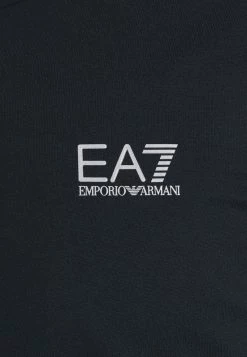 EA7 Emporio Armani Sweat à Capuche Dark Blue/silver Homme 16 EA7 Emporio Armani Sweat à Capuche Dark Blue/silver Homme -EA7 Emporio Armani Soldes Magasin b9cfbbe190ac446897c55a2517803f83