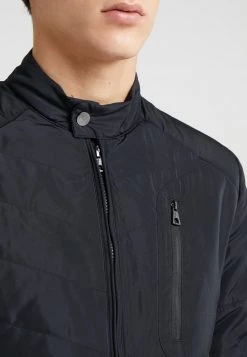 EA7 Emporio Armani Homme Veste Mi Saison Black -EA7 Emporio Armani Soldes Magasin bdc6fea3725541ec9fedad9f8502560c