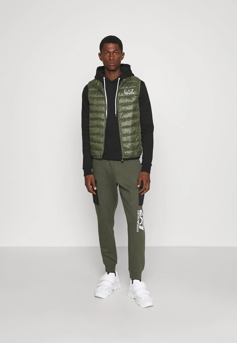 EA7 Emporio Armani Pantalon De Survêtement Olive/white Homme 2 EA7 Emporio Armani Pantalon De Survêtement Olive/white Homme – Image 2