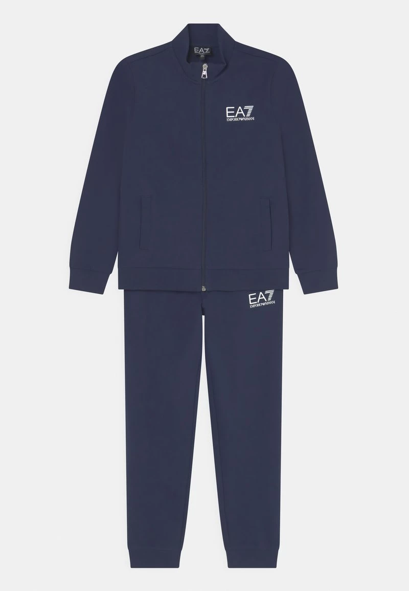 EA7 Emporio Armani Enfant TRAIN CORE BOY SET Survêtement Dark Blue 1 EA7 Emporio Armani Enfant TRAIN CORE BOY SET Survêtement Dark Blue