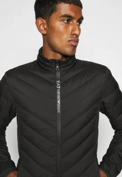 EA7 Emporio Armani Homme GIACCA Doudoune Black 13 EA7 Emporio Armani Homme GIACCA Doudoune Black -EA7 Emporio Armani Soldes Magasin c5fefc6c4859499fb1e951241847dbdc