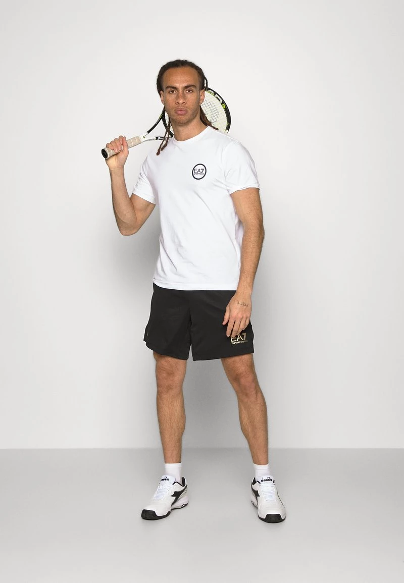 EA7 Emporio Armani Homme TENNIS PRO GRAPHIC Short De Sport Nero 2 EA7 Emporio Armani Homme TENNIS PRO GRAPHIC Short De Sport Nero – Image 2