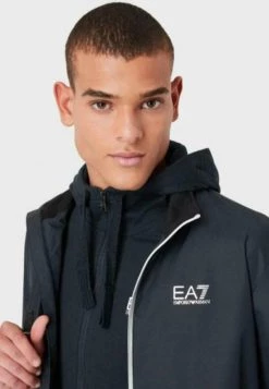 EA7 Emporio Armani Veste De Survêtement Blue Homme 6 EA7 Emporio Armani Veste De Survêtement Blue Homme -EA7 Emporio Armani Soldes Magasin cf04a0c187a64fbeaf45adefb774d77b