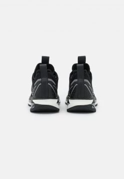 EA7 Emporio Armani UNISEX Baskets Basses Black -EA7 Emporio Armani Soldes Magasin d9caf78181aa4bdca75be1acc0d87e76