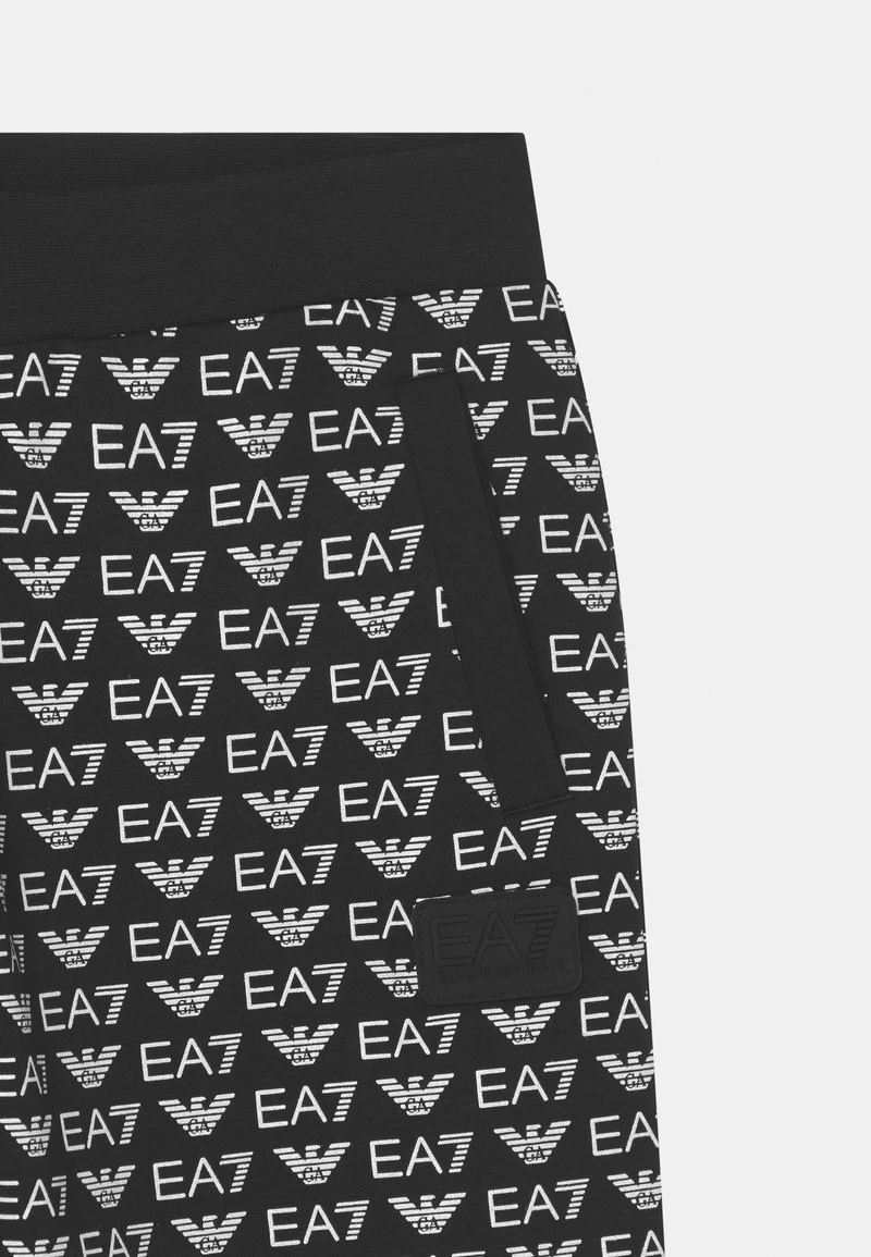 EA7 Emporio Armani PANTS MONOGRAM TAPE UNISEX Pantalon De Survêtement Fancy Black/white 3 EA7 Emporio Armani PANTS MONOGRAM TAPE UNISEX Pantalon De Survêtement Fancy Black/white – Image 3