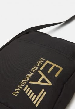 EA7 Emporio Armani TRAIN CORE POUCH BAG SMALL MAN'S POUCH BAG UNISEX Sac Bandoulière Black -EA7 Emporio Armani Soldes Magasin dbeb0ab7e8e64add9fc00a4274e760f6